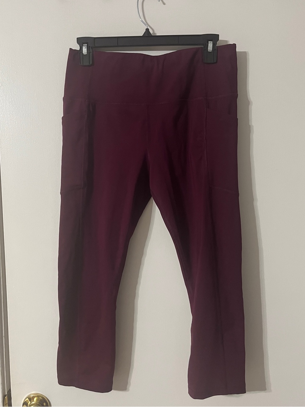 Avia Burgundy Capris